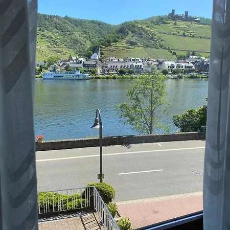 Гостевой дом Schone Aussicht Kattenes